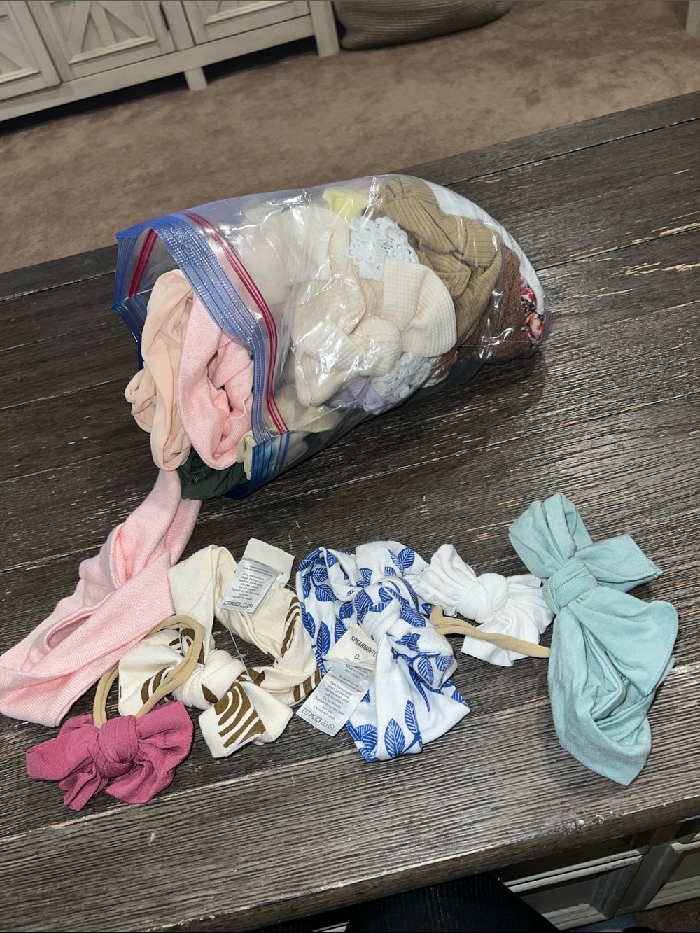 BABY GIRL HEADBANDS MANY BRANDS